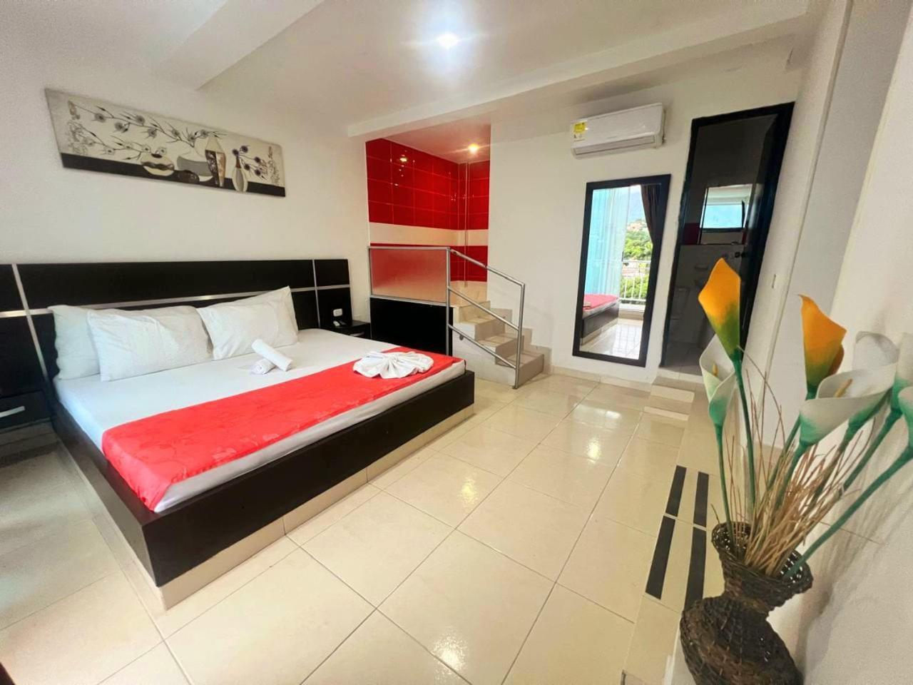 Hotel Suite Royal Melgar Εξωτερικό φωτογραφία