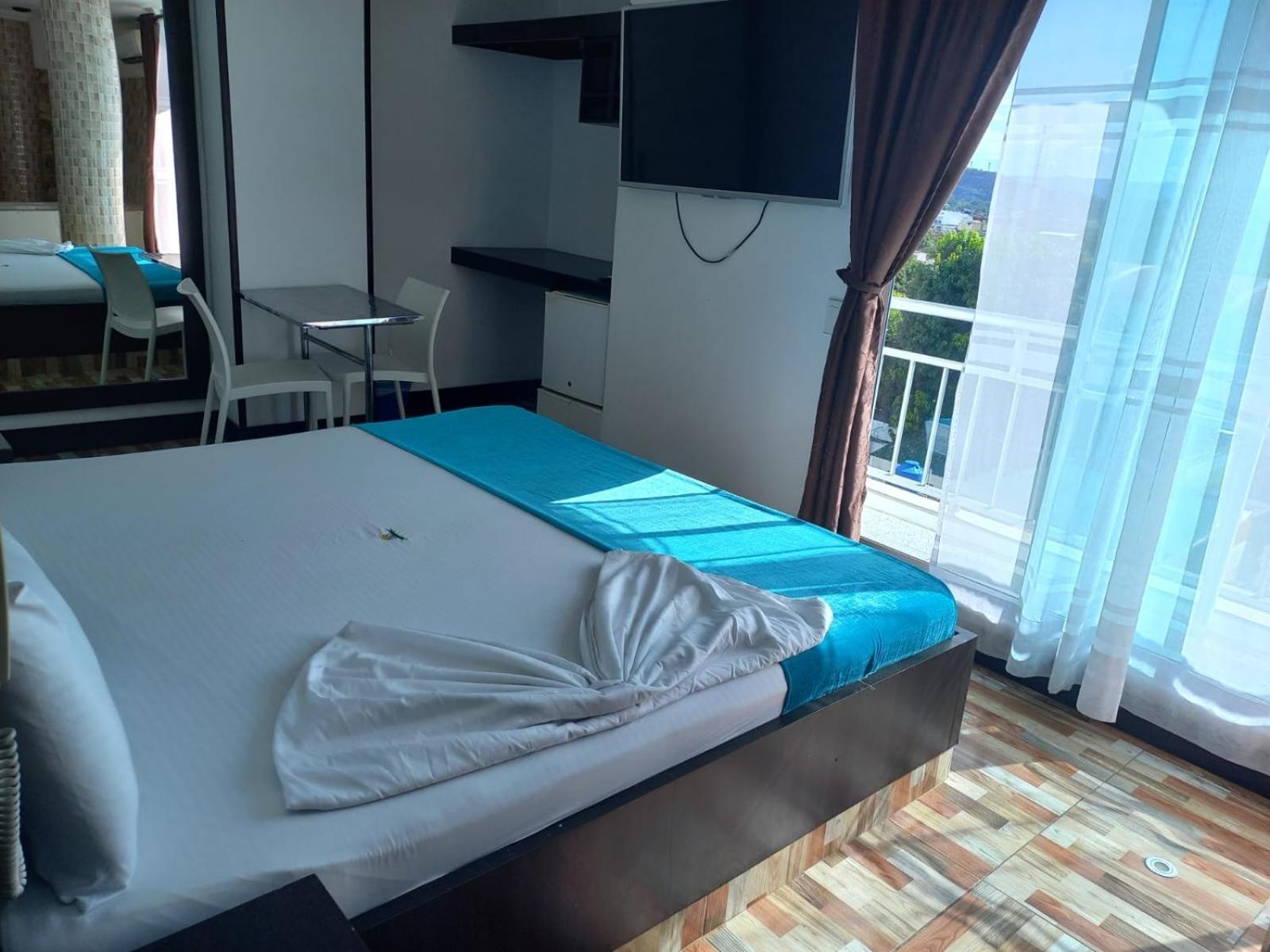 Hotel Suite Royal Melgar Εξωτερικό φωτογραφία