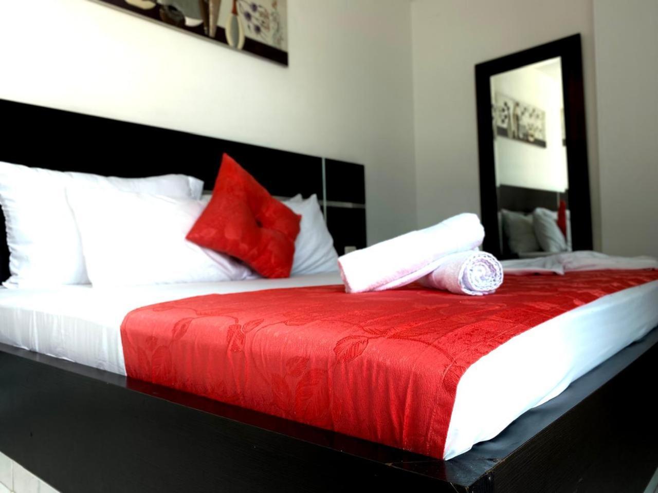 Hotel Suite Royal Melgar Εξωτερικό φωτογραφία