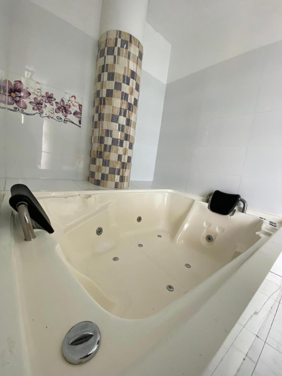 Hotel Suite Royal Melgar Εξωτερικό φωτογραφία