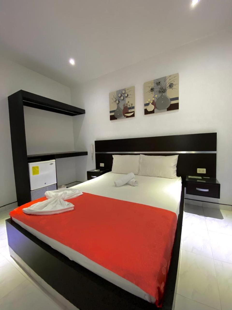 Hotel Suite Royal Melgar Εξωτερικό φωτογραφία